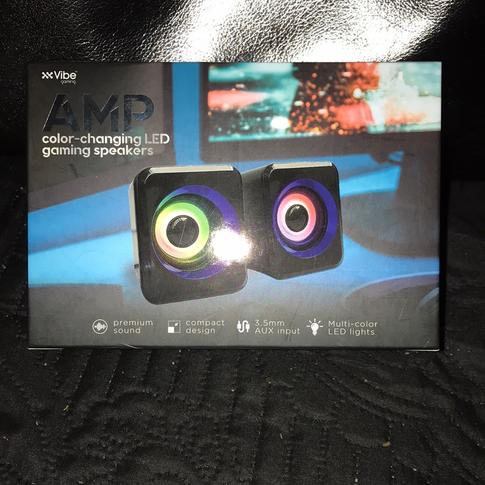 NWOT! Vibe Color Changing gaming Speakers!